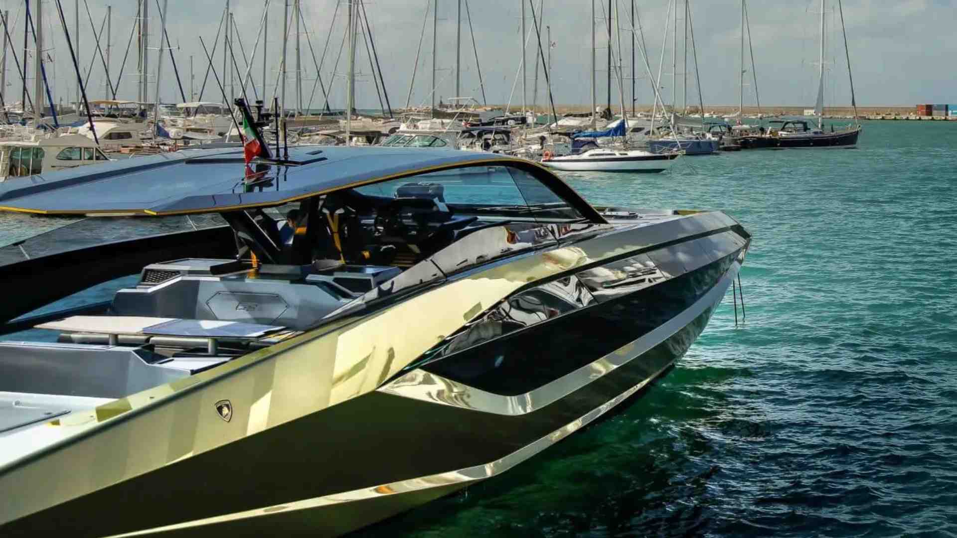 2) Conor McGregor - Lamborghini Tecnomar Yacht
