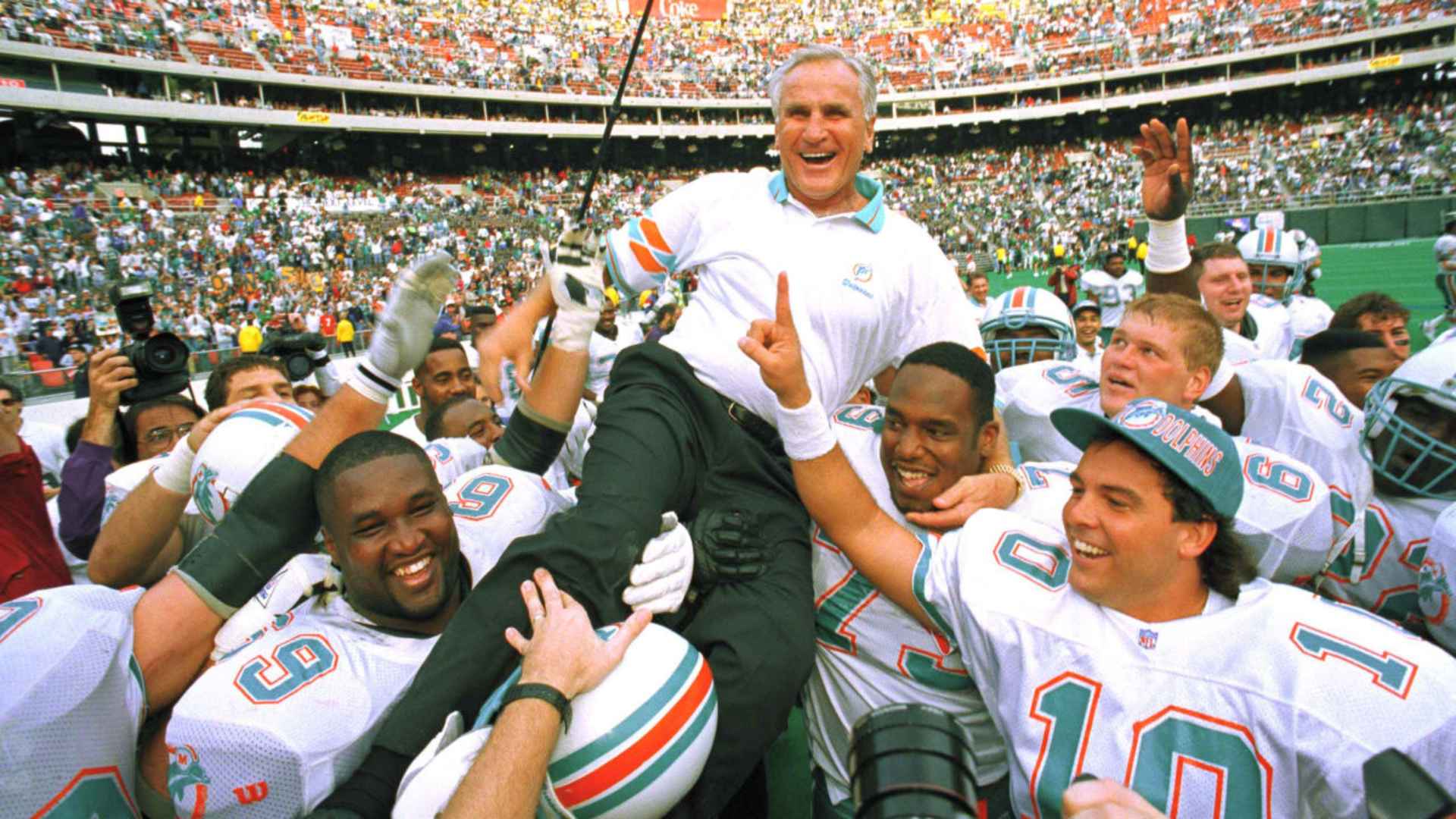 2) 1972 Miami Dolphins (17–0, SB VII champs)