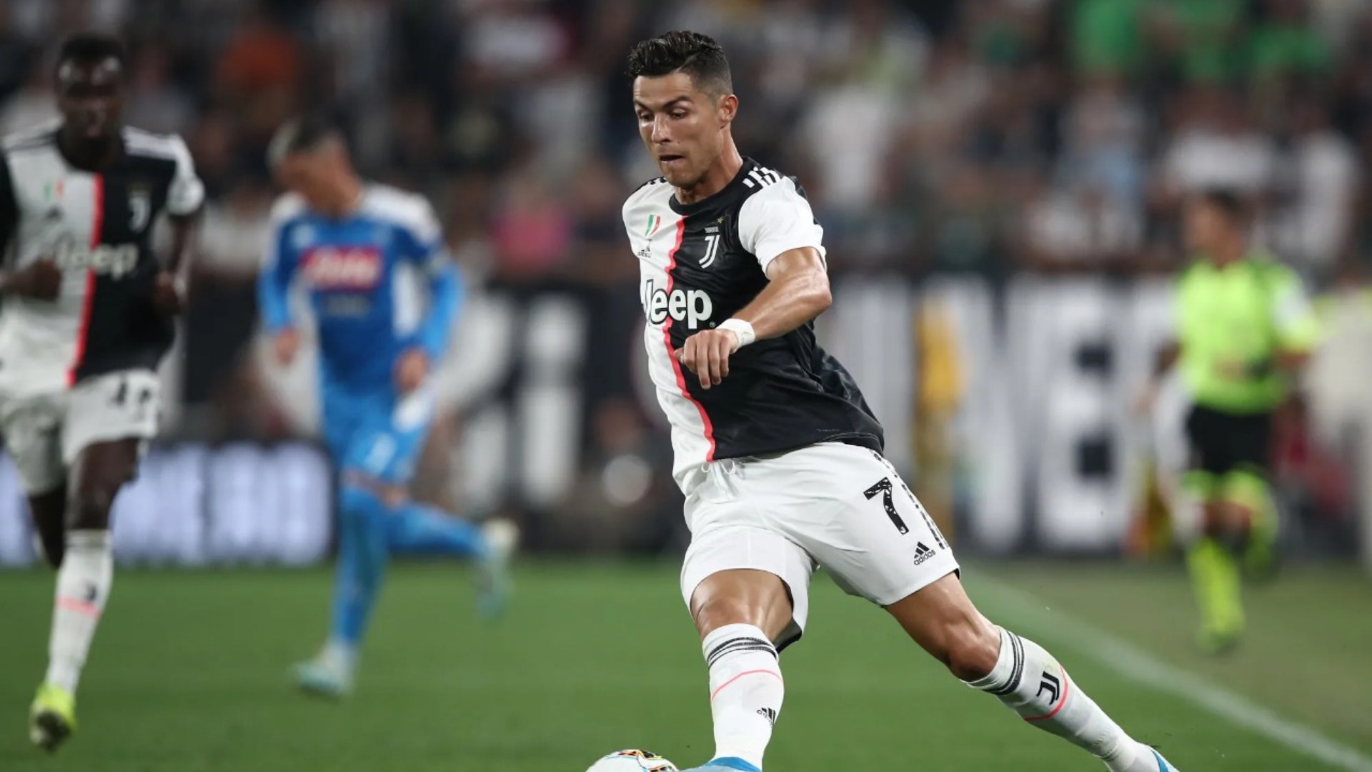 2. Cristiano Ronaldo: Nike ($1 Billion+)