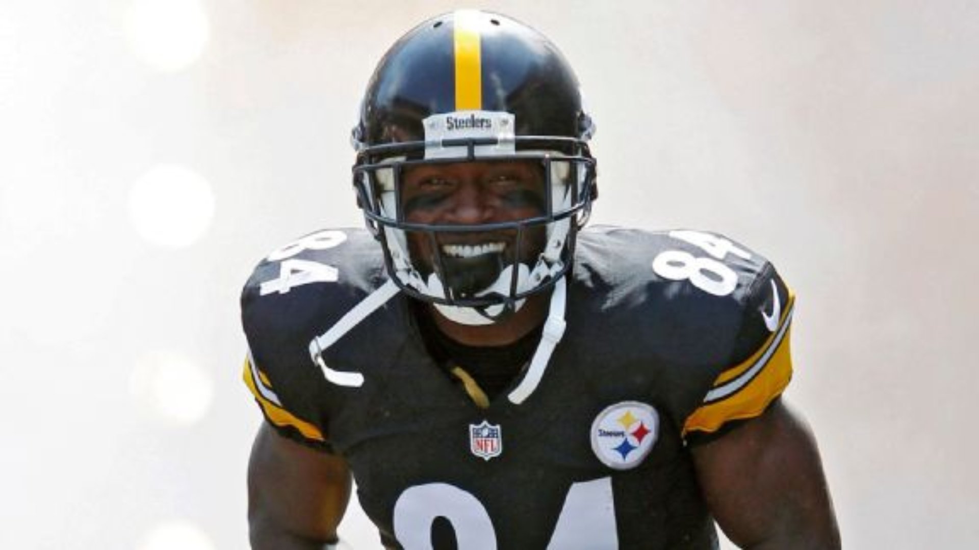 23) Antonio Brown - 2010: Round 6, Pick 195 (Steelers)