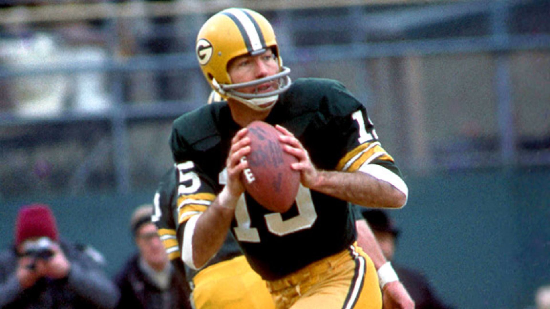 5) Bart Starr - 1956: Round 17, Pick 200 (Packers)