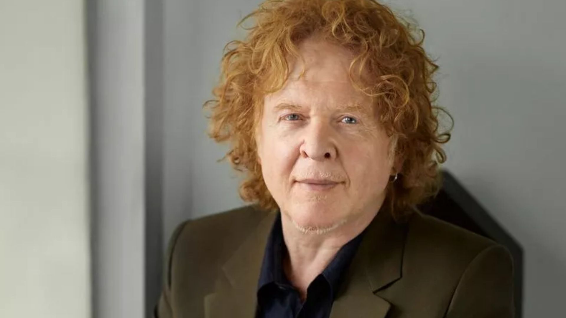 Mick Hucknall - 3,000