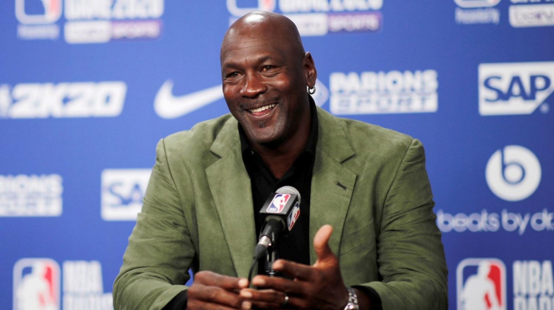 Michael Jordan – Michael Jordan’s Steakhouse