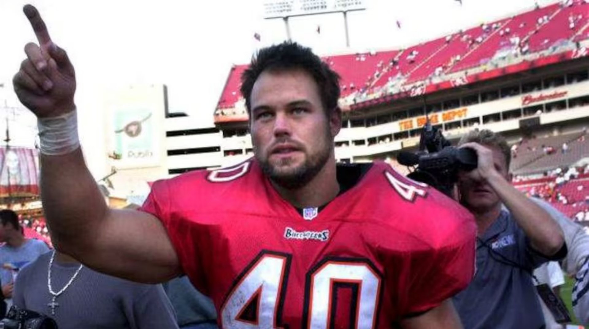 Mike Alstott & Dave Moore – Island Way Grill