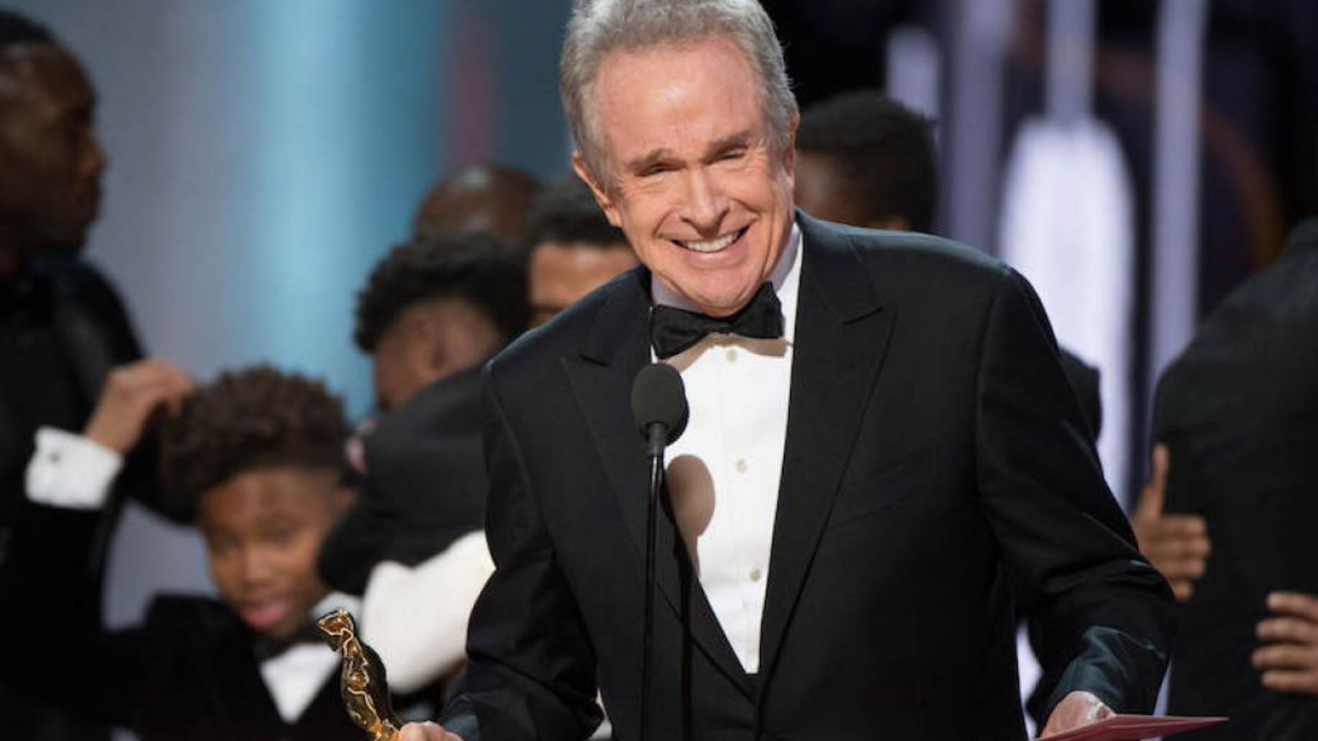 Warren Beatty - Estimated 12,000