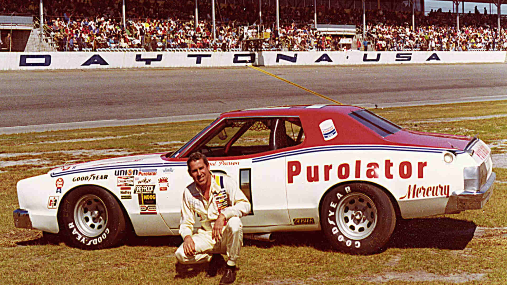 10. 1976 – Pearson vs. Petty Crash Finish