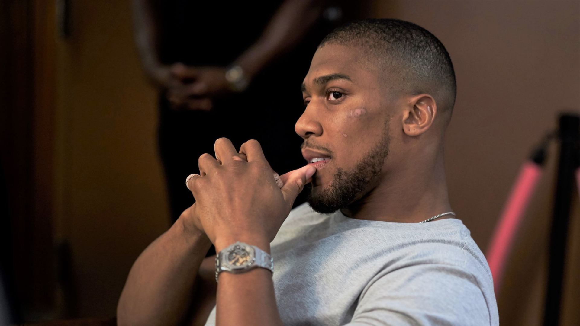 11) Anthony Joshua - Audemars Piguet Royal Oak Offshore