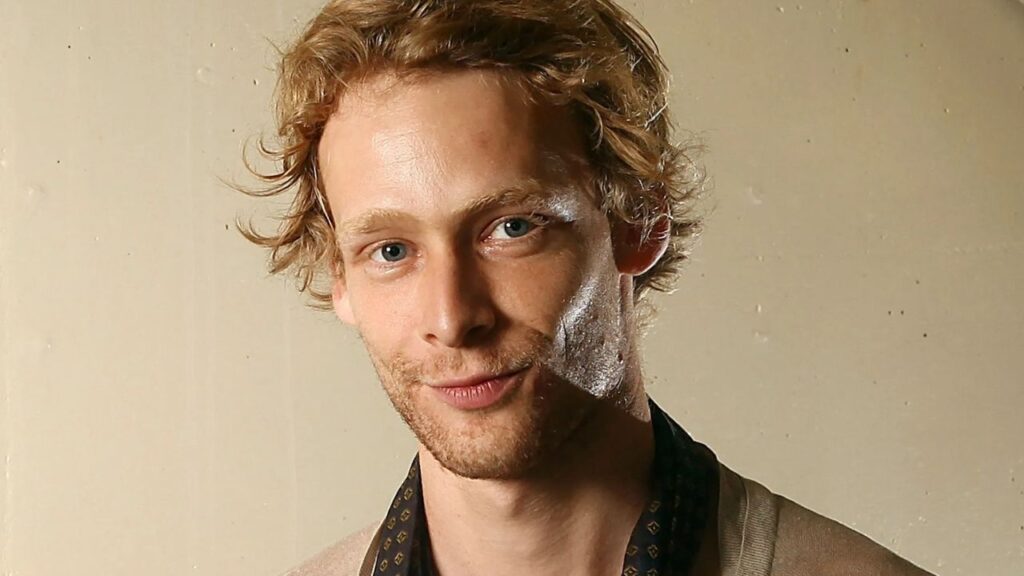 Johnny Lewis