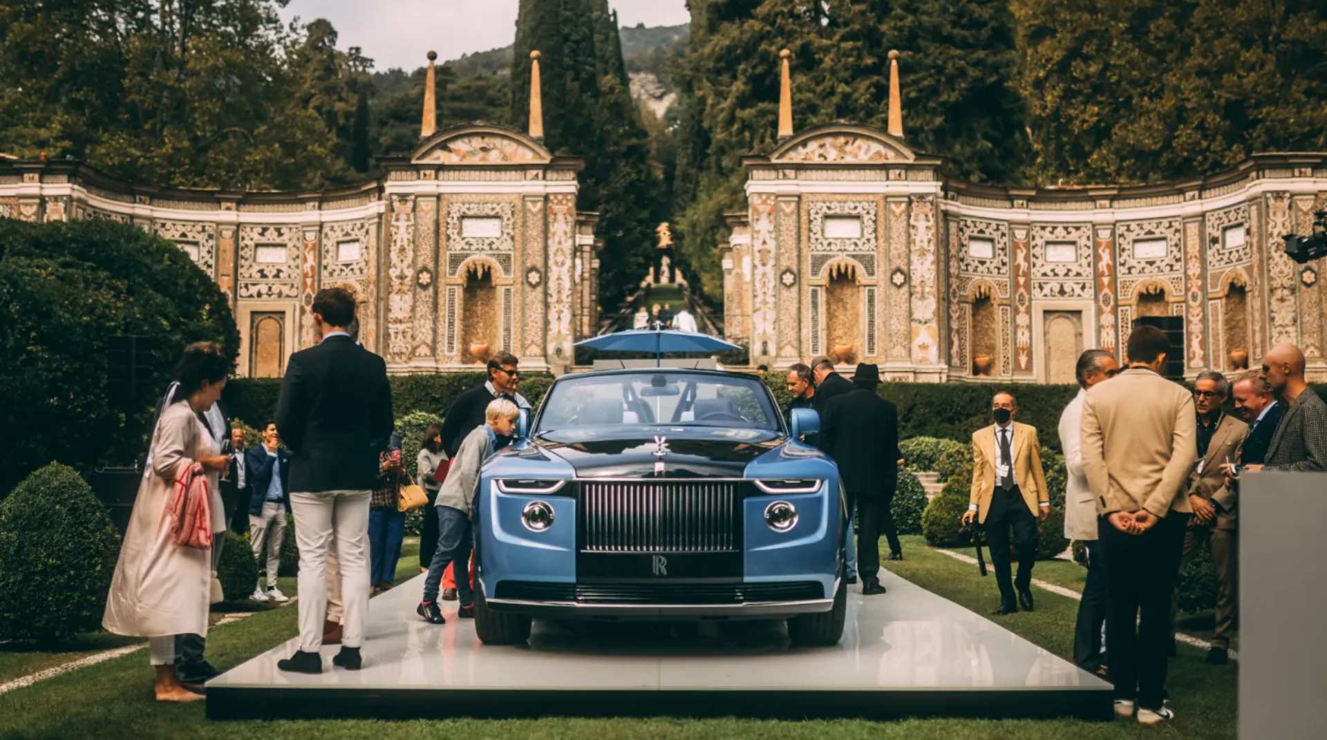 Beyoncé & Jay-Z – Rolls-Royce Boat Tail