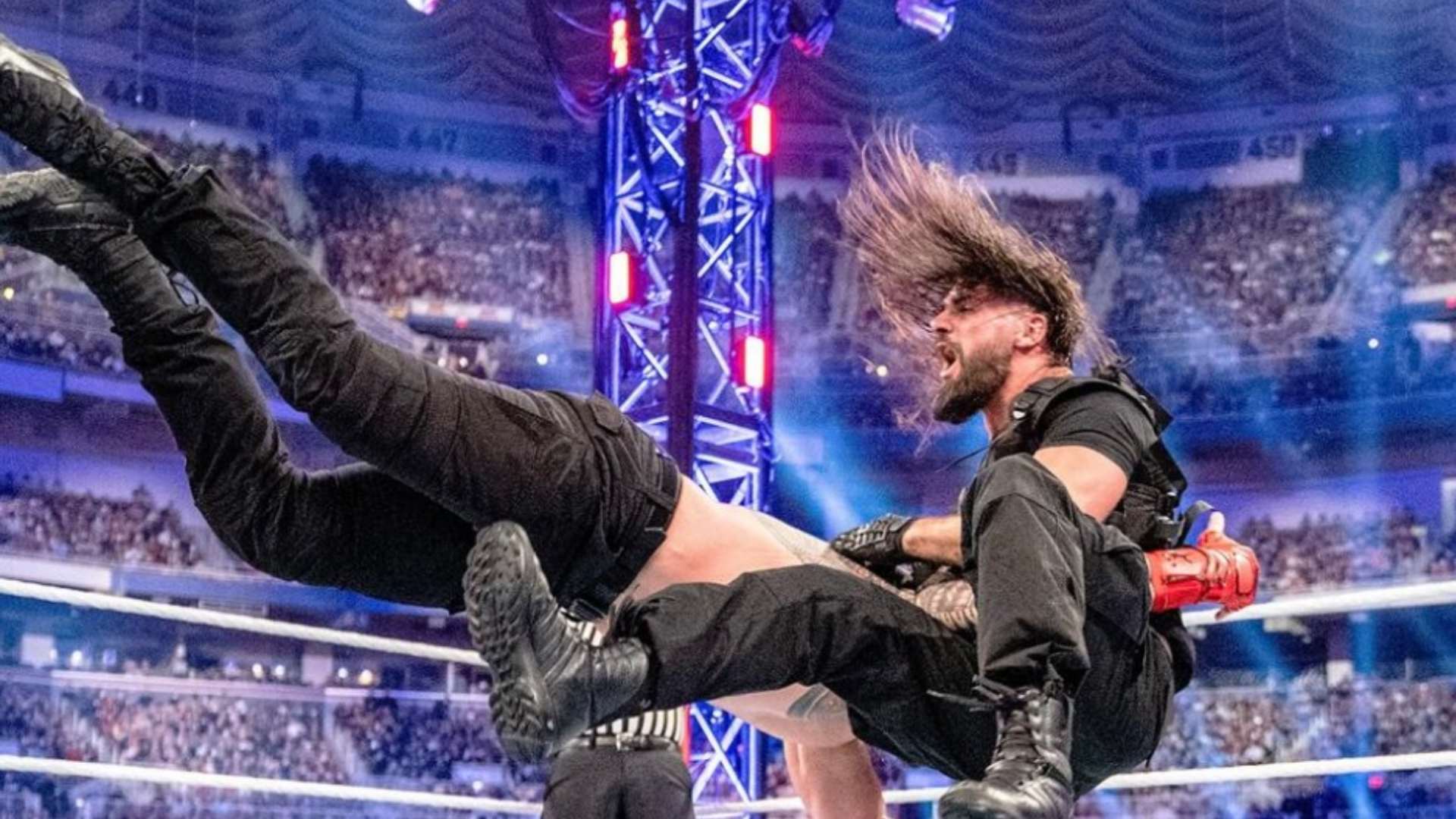 14) Roman Reigns vs. Seth Rollins