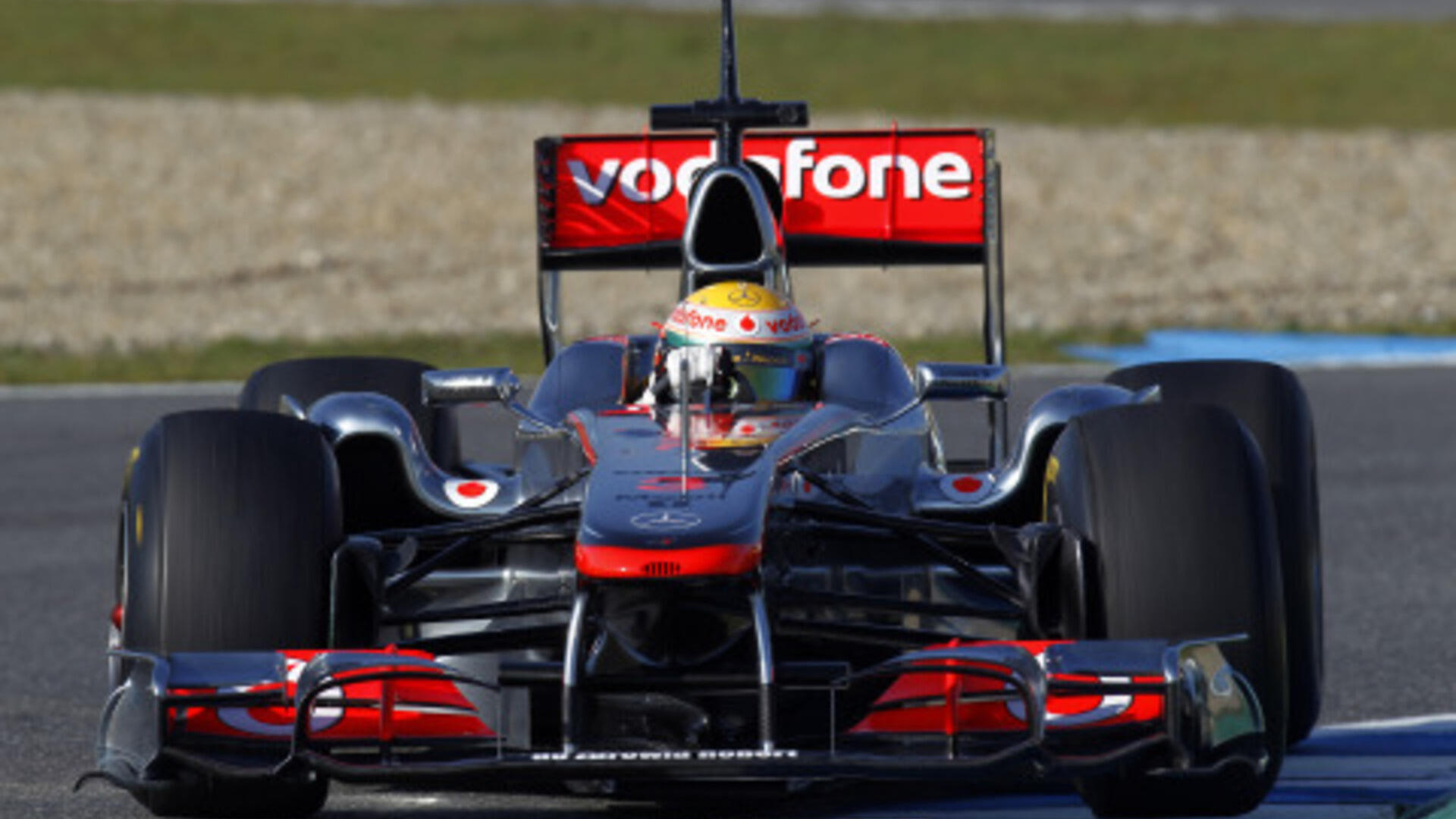 6. Mobil 1 – McLaren & Ferrari
