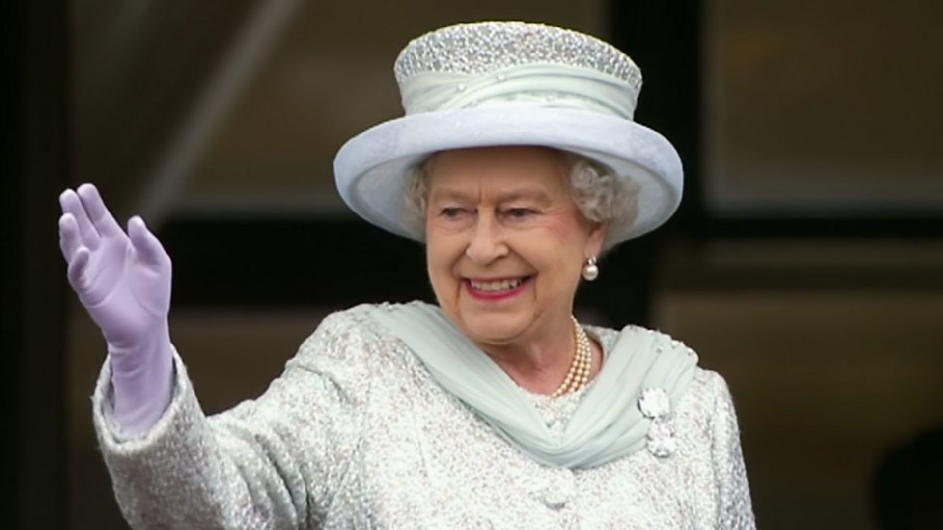 Queen Elizabeth II - Bananas by Fork and Knife