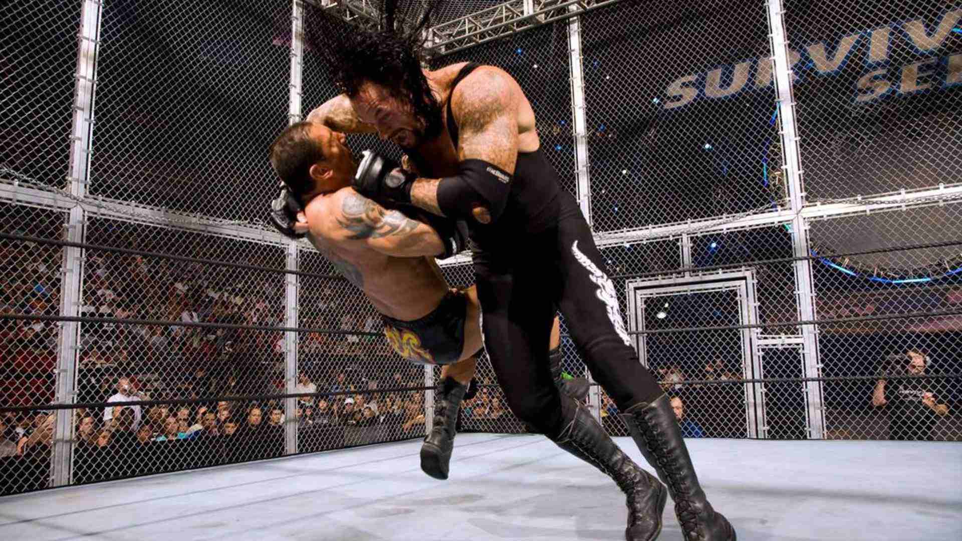 17- Edge blindsides The Undertaker (Survivor Series 2007)