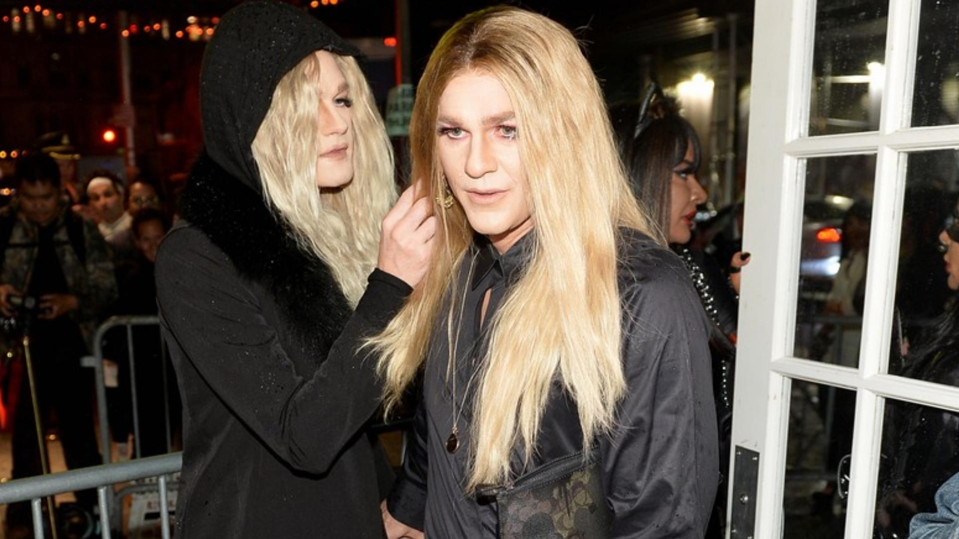 Neil Patrick Harris & David Burtka as Mary-Kate and Ashley Olsen