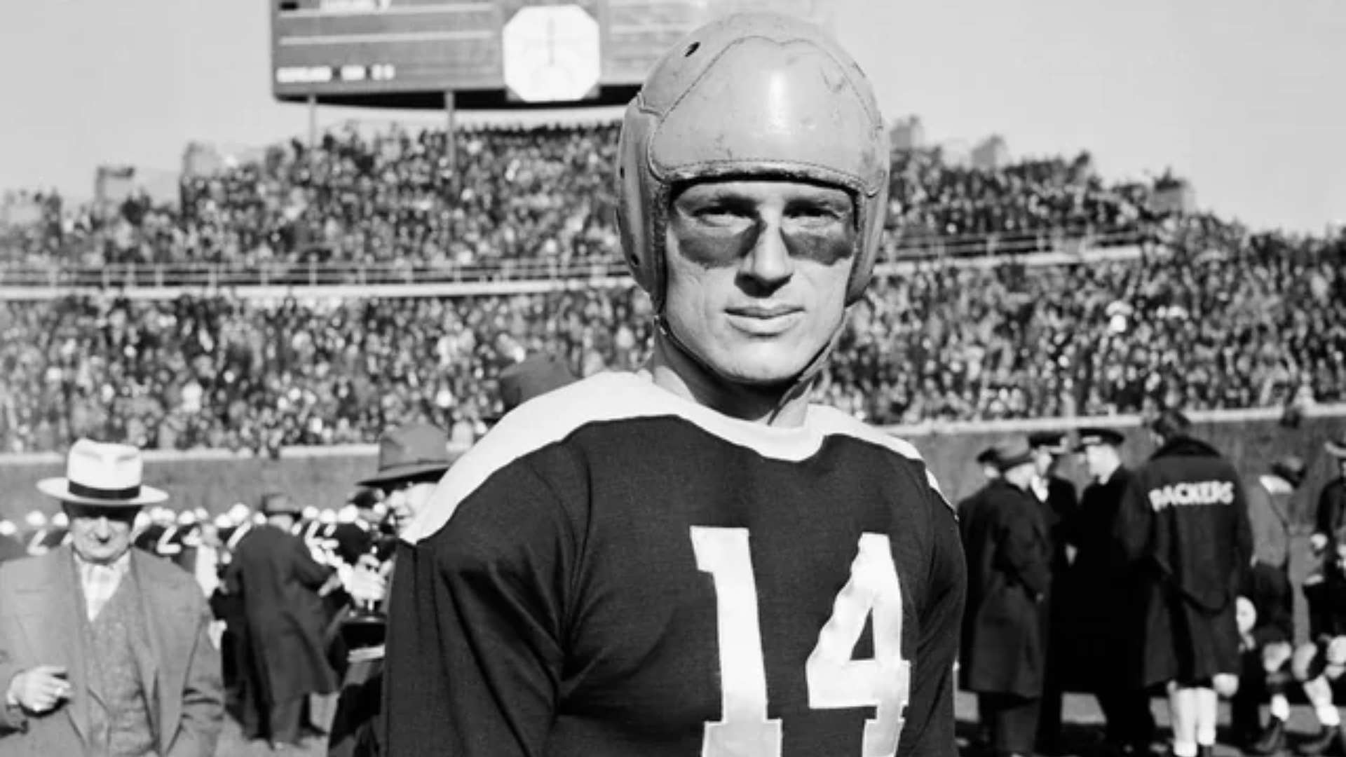 25) Don Hutson