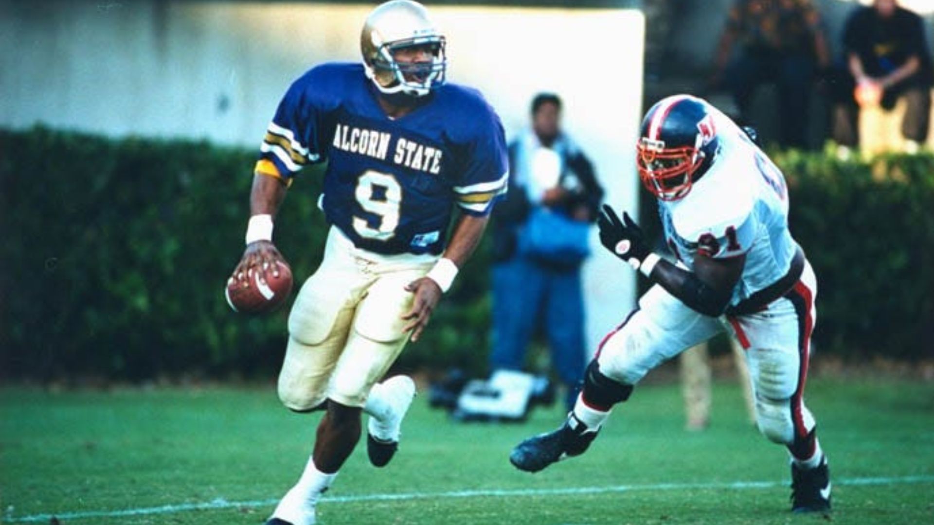 18. Steve McNair - (QB, Alcorn State)