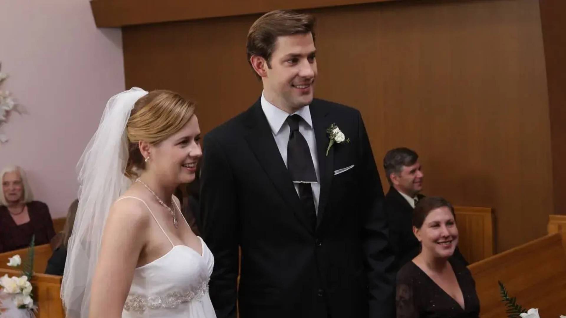 4. Cutting Off His Tie at the Wedding (Season 6, "Niagara")