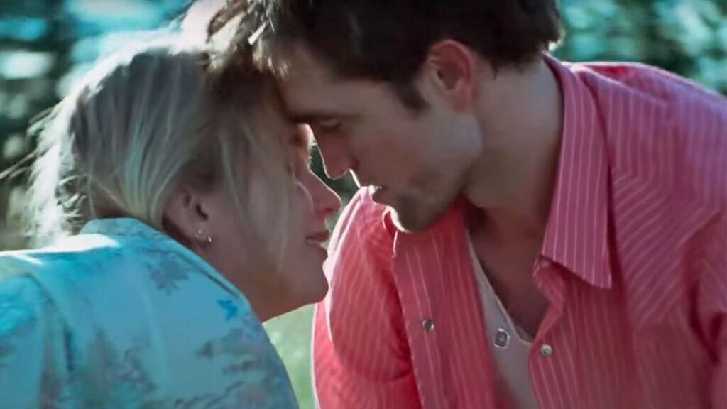 Jennifer Lawrence and Robert Pattinson in Die My Love