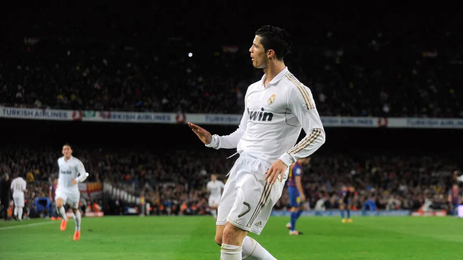 Cristiano Ronaldo's 'Calma' celebration at Camp Nou