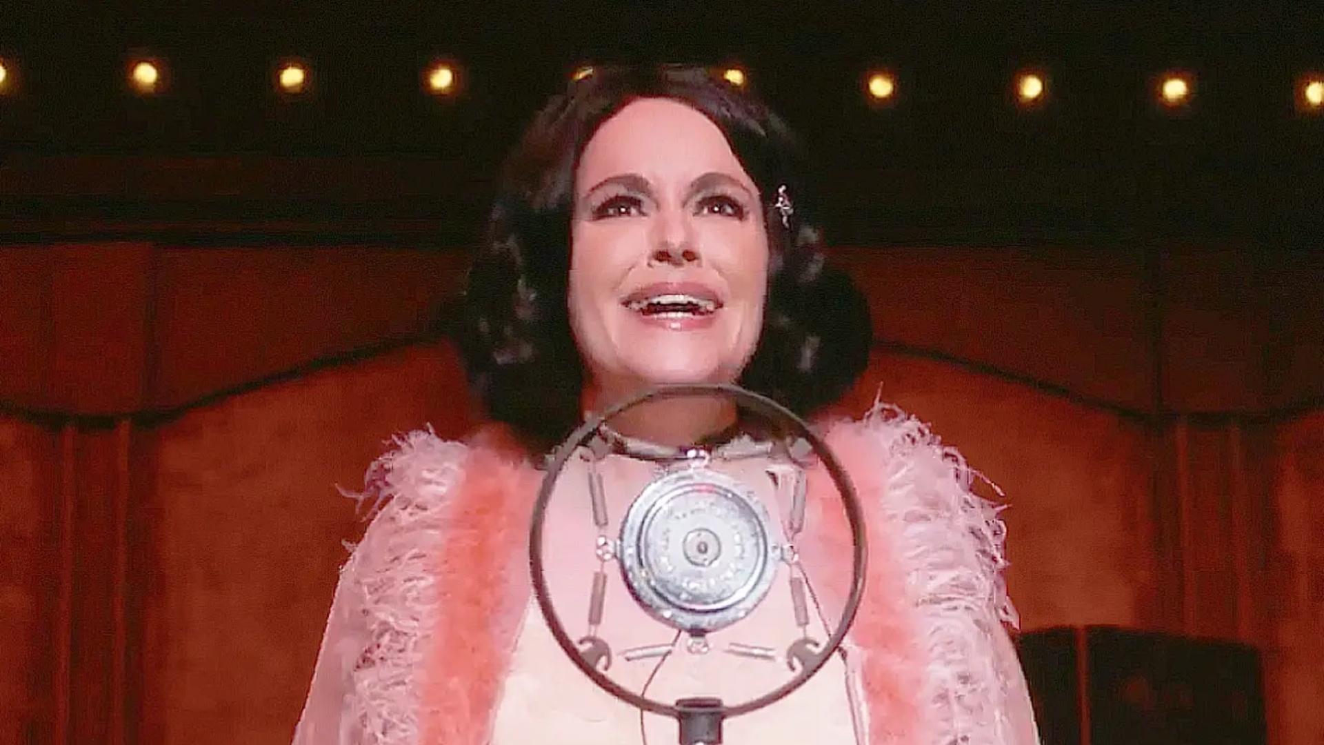 Emily Hampshire Dream Of Playing Sally Bowles Came True Unexpectedly