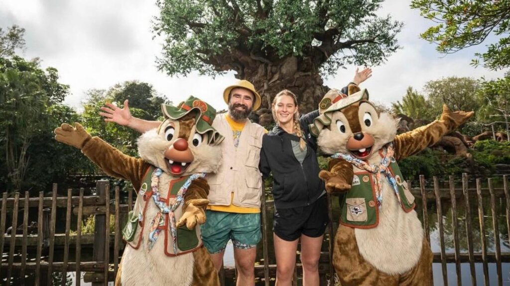 Jason Kelce and Kylie Kelce