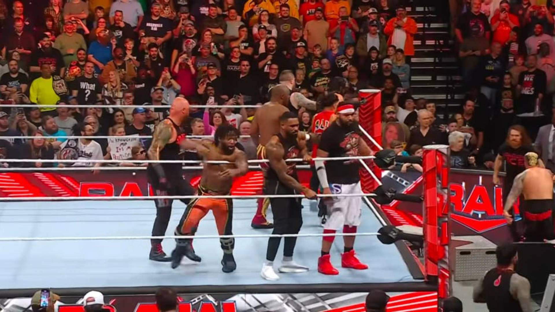 6- The Bloodline vs Everyone