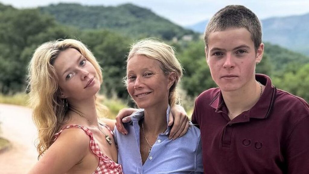 Gwyneth Paltrow with her kids