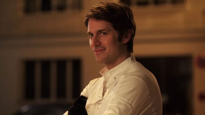 Gabriel in Emily in Paris