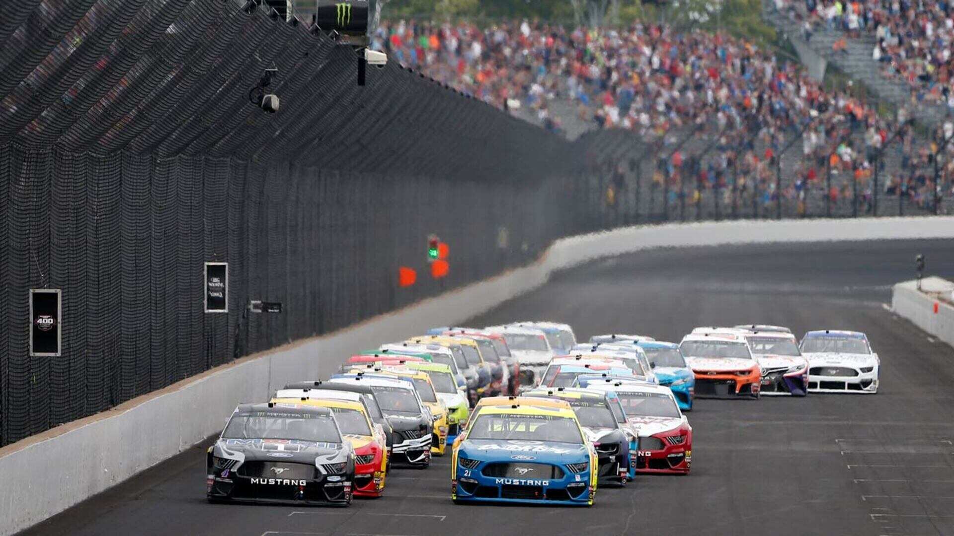 1. Indianapolis Motor Speedway (Oval)