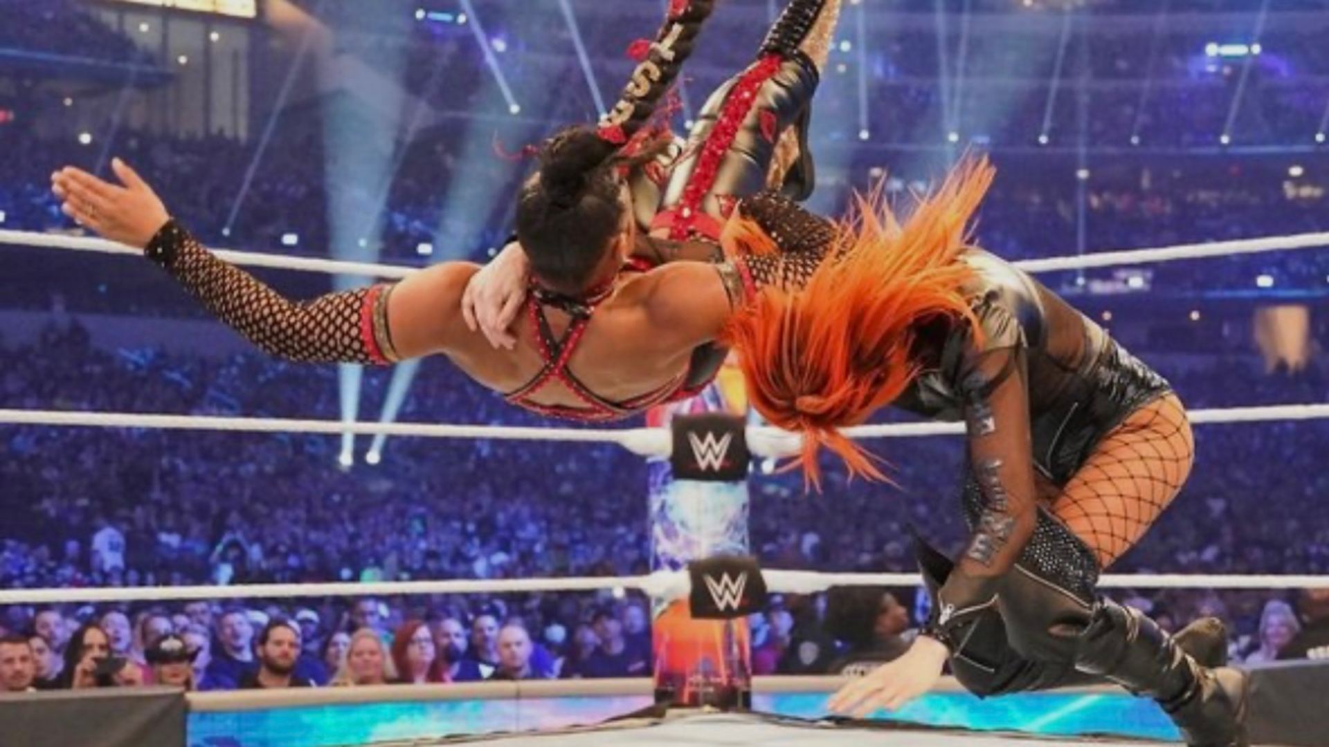 1.⁠ ⁠Becky Lynch – Manhandle Slam