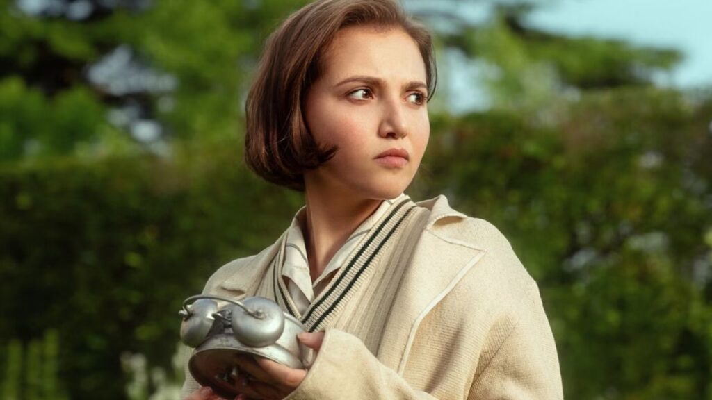 Bundle in 'Seven Dials'