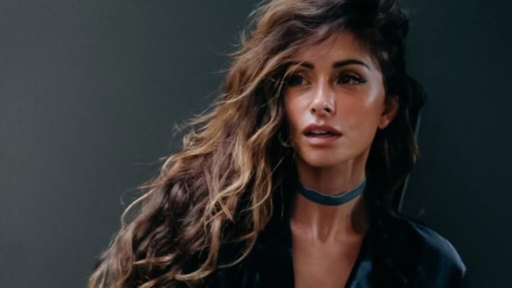 Sarah Shahi (Image: instagram @sarahshahi)