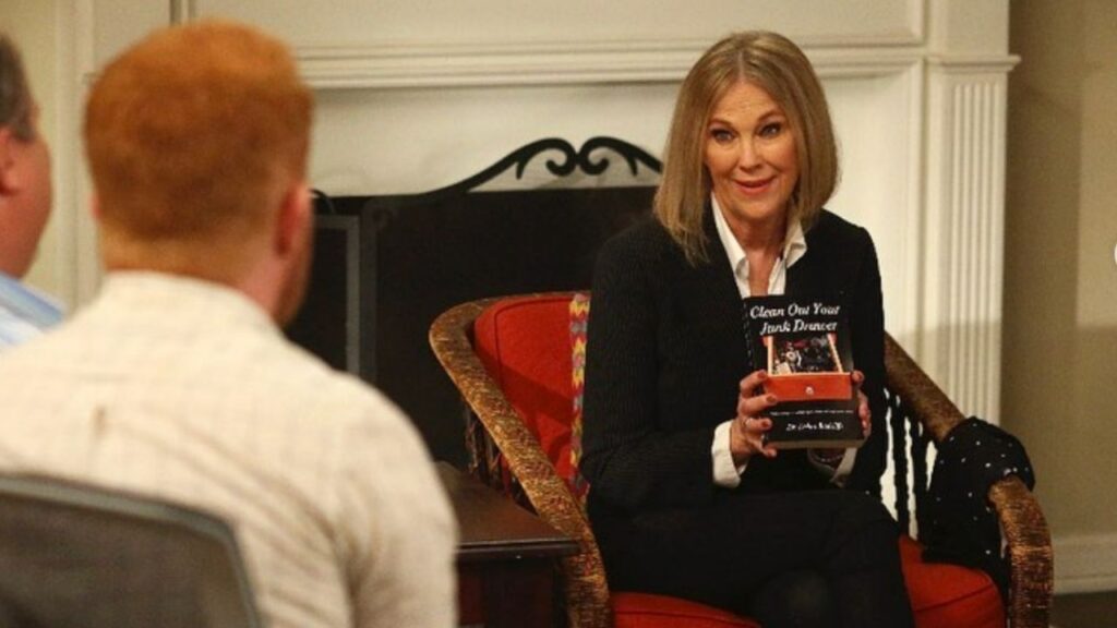 Dr. Debra Radcliffe in Modern Family (2015)