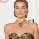 Margot Robbie wearing Elizabeth Taylor's necklace