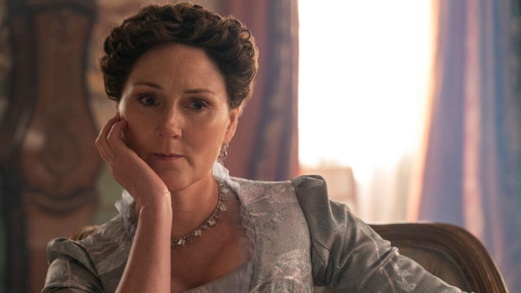 Lady Bridgerton in Bridgerton