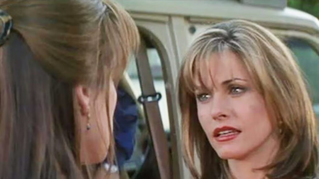 Courteney Cox as Gale Weathers in Scream