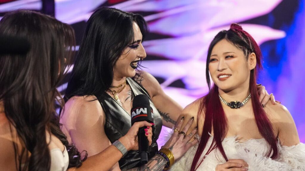 Rhea Ripley and Iyo Sky (Image: WWE)
