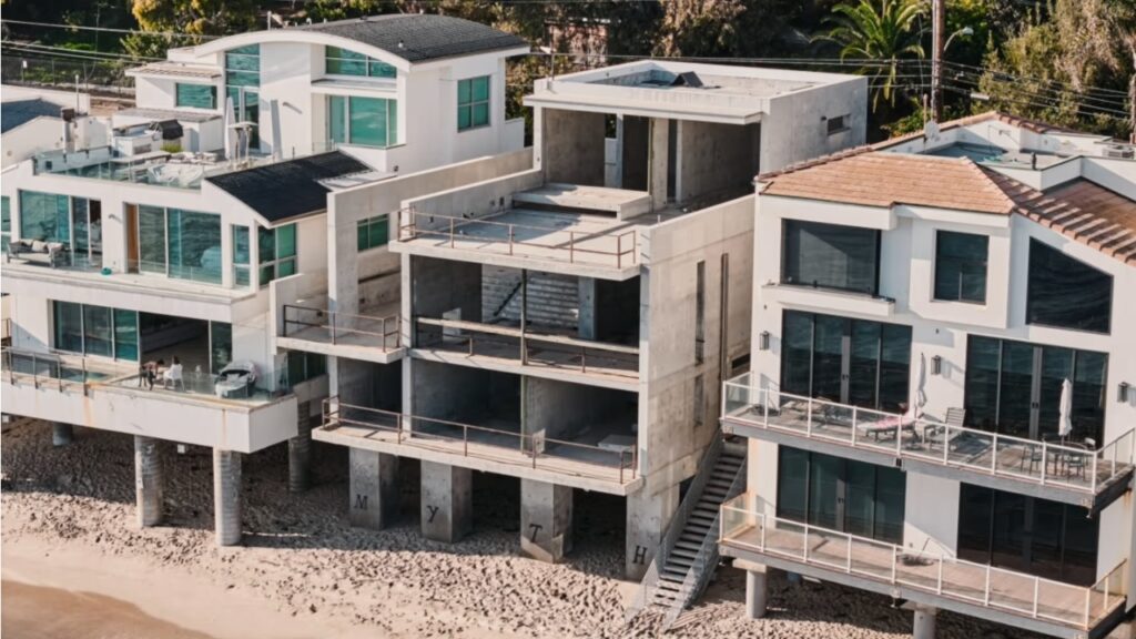 Ye's abandoned Malibu mansion