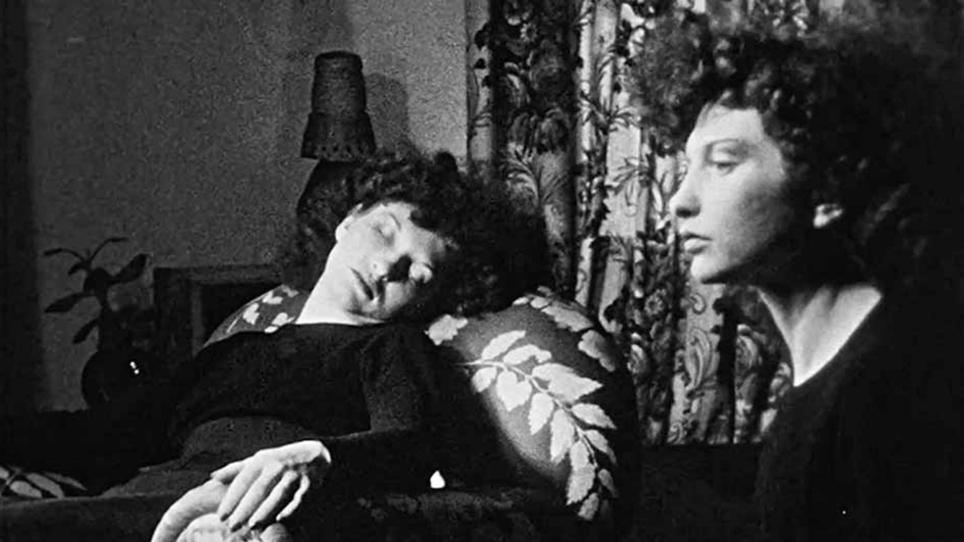 Meshes of the Afternoon (1943)