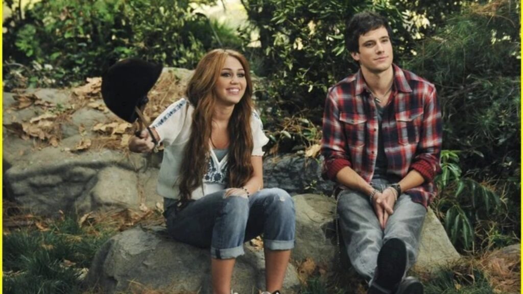 Miley and Jesse in Hannah Montana (Image: Disney)