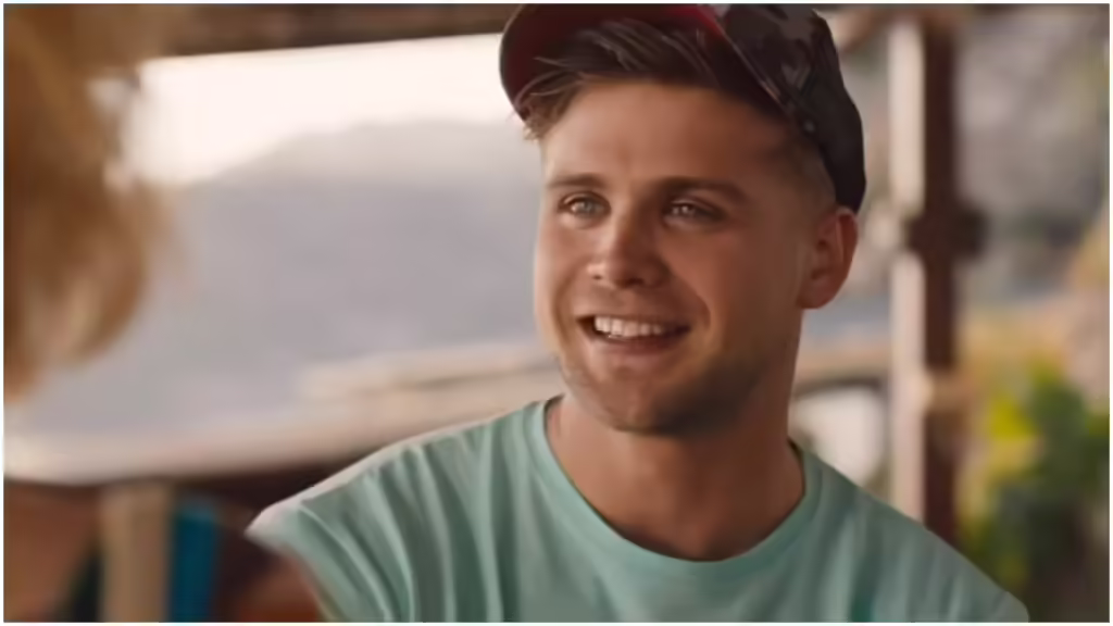 Leo Woodall on 'The White Lotus' (Image: HBO Max)