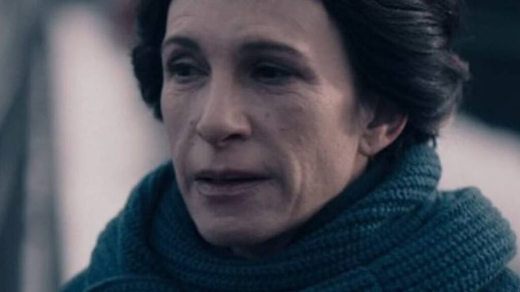 Eleanor Lawrence in The Handmaid's Tale (Image: Hulu)