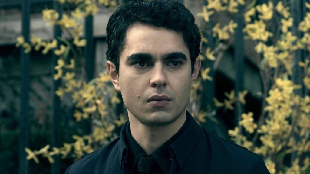 Nick in The Handmaid's Tale (Image: Hulu)