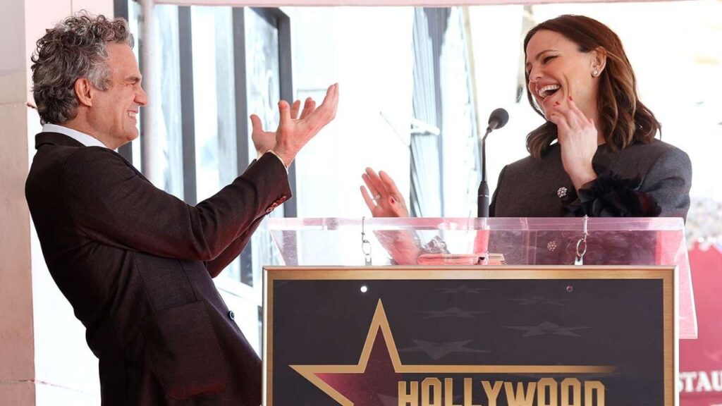 Jennifer Garner and Mark Ruffalo at the Hollywood Walk of Fame