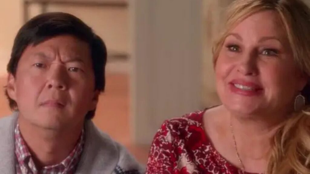 Ken Jeong and Jennifer Coolidge on Glee (Image: Fox)