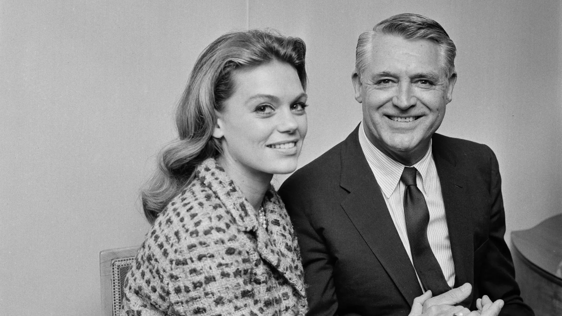 Cary Grant and Dyan Cannon (33-year gap)