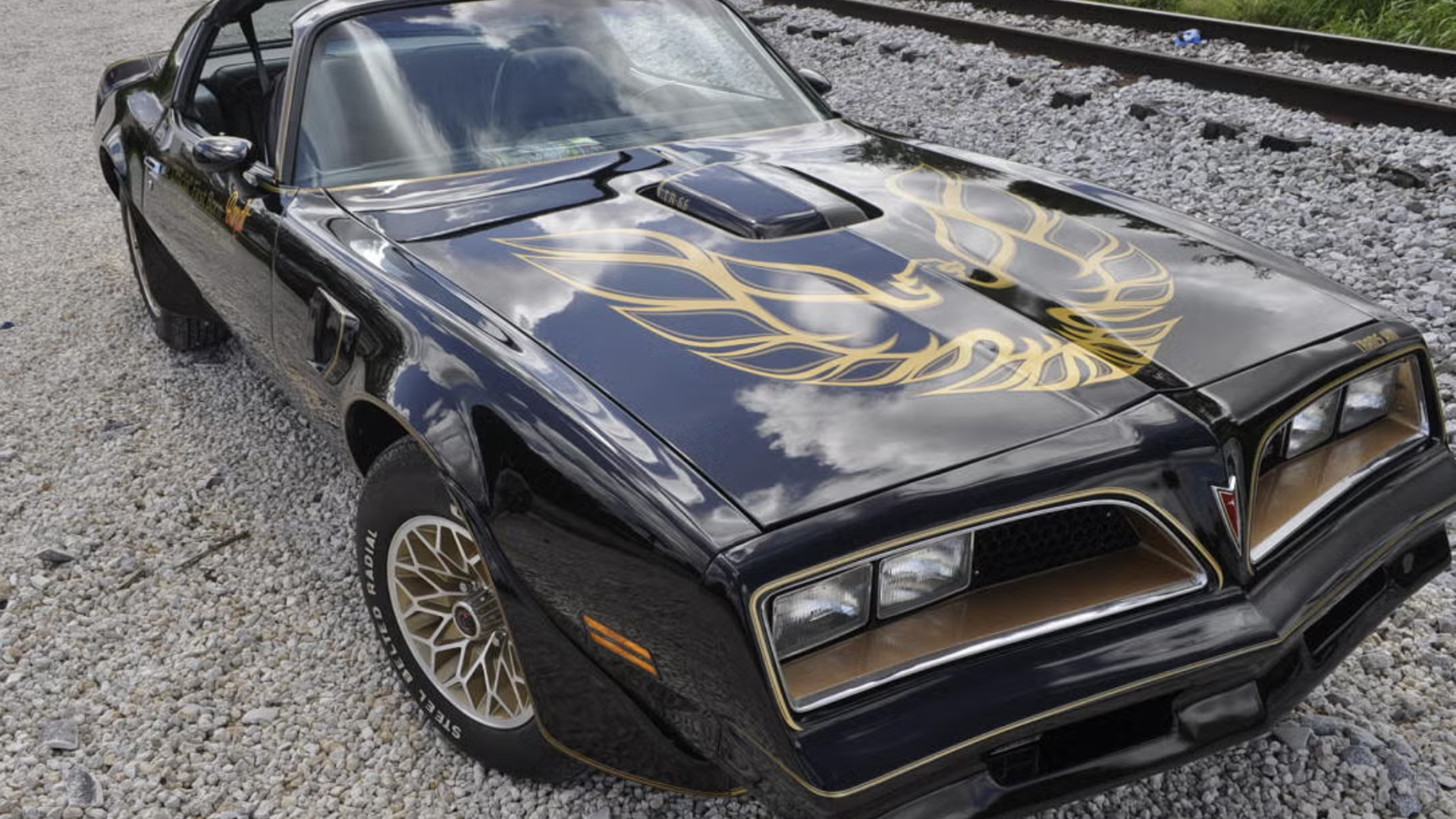 7. 1977 Pontiac Firebird Trans Am (Smokey and the Bandit)