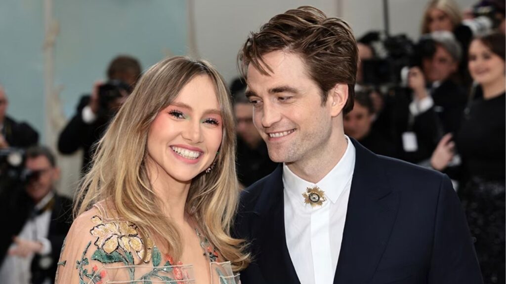 Robert Pattinson and Suki Waterhouse