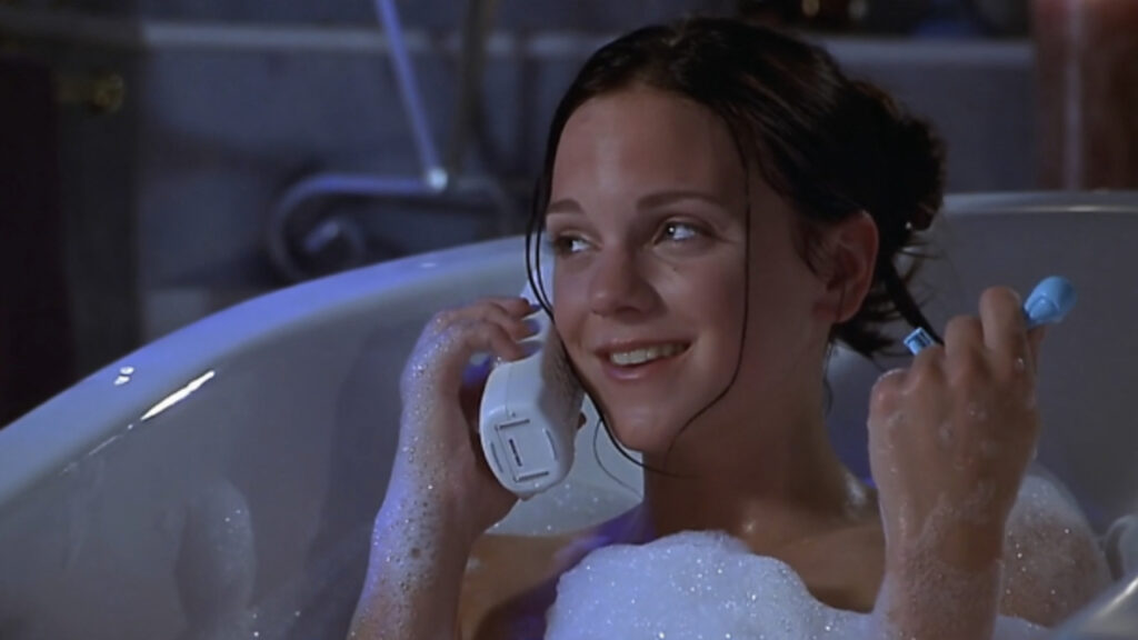 Scary Movie (2000)