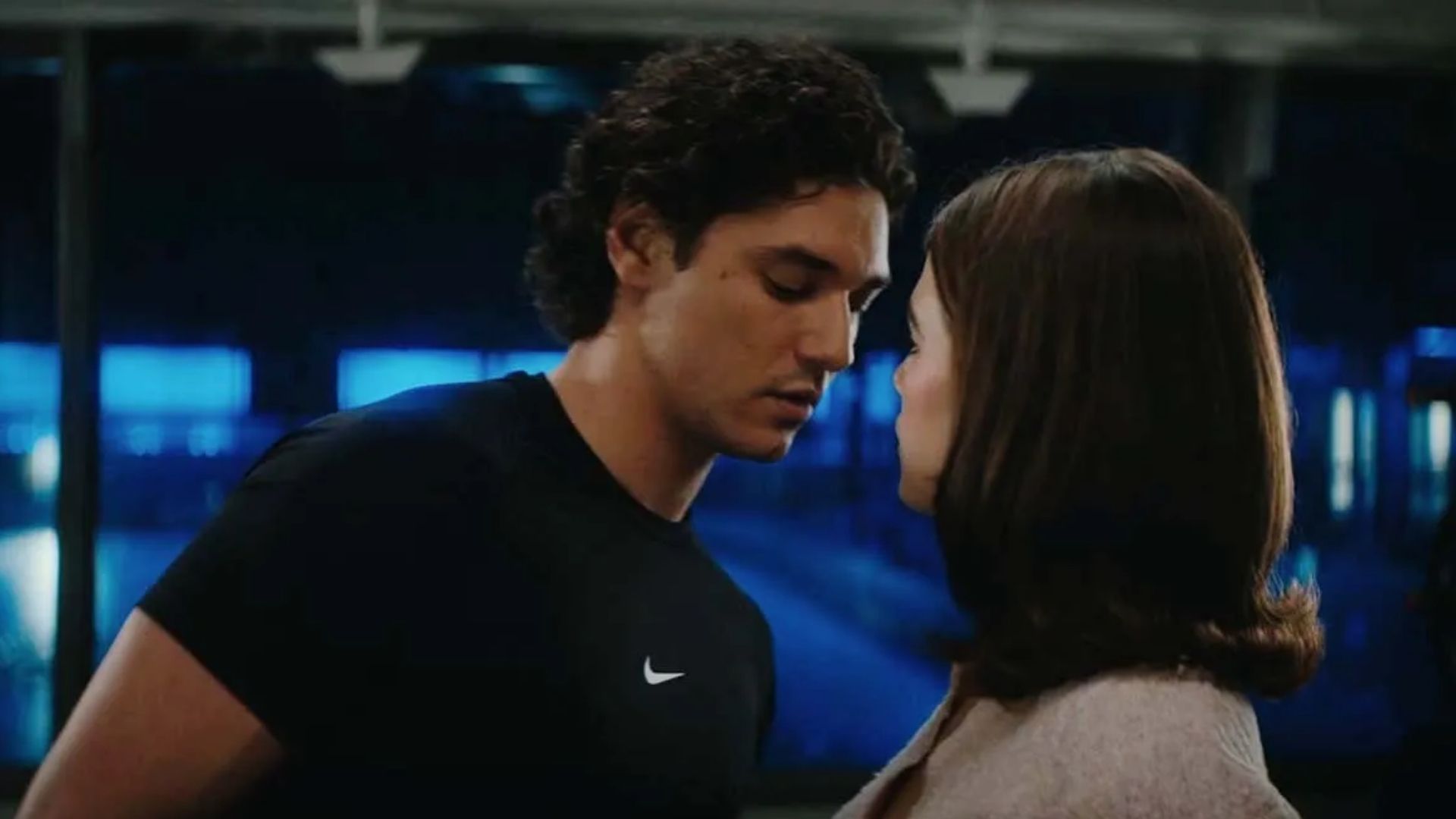 Garrett Pushes Hannah's Buttons During Their Workout (Episode 2)